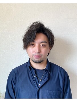 小谷理髪店 ソル(SOL) ７：３パートスタイル＋２ブロックショートウルフ