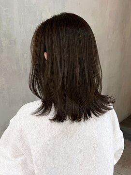 アイティーバイアルバム 八王子店(IT by ALBUM) オリーブグレージュミディアムレイヤー_斜めバング_ba444581