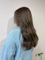 リラ バイ クオーレ(LIRA by CUORE)&nbsp;巻き髪グレージュカラー