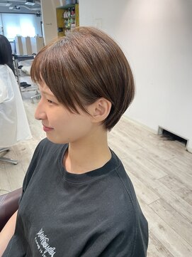 コワファーストナガサキシャンプーボーイ(COIFF1RST NAGASAKI SHAMPOO BOY) 大人ショートボブ丸みショートカットマッシュショート前髪あり