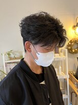 ヘアデザイン ジル(Jill)&nbsp;フェザーパーマ/センターパート