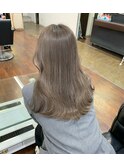 グレーベージュ