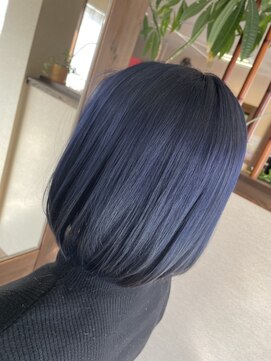 ヘアーズ はれるや(hair's) 大人可愛いブルーブラック透明感艶カラーストレート結べるボブ
