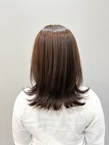 リヴナ(Livna)&nbsp;ミディアムレイヤーに外ハネスタイリング◎