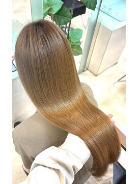 フォルテ 榛原パームス店 大人ガーリーダークアッシュ似合わせカットミディアムレイヤー