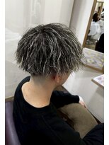 イタクラ 赤道店 (ITAKURA)&nbsp;ツイストスパイラル／メッシュ／メンズハイライト/メンズパーマ