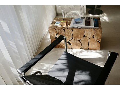 ヨウ(YEAU)の写真