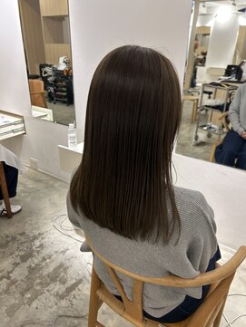 ジジバイモップス(jiji byMOPS) ワンカラーでつくるオリーブベージュ