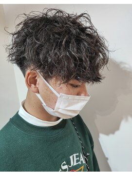 コロ(COLO) MEN’S HAIR/ブルーブラック/フェザーパーマ/吉祥寺