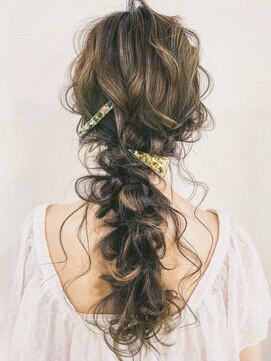 リディア 新宿東口店(Rydia) ナチュラルこなれ感★大人かわいい編みおろしアレンジ 新宿東口