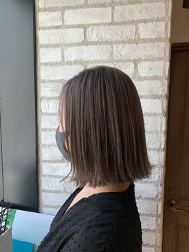 エイトセカンド 新宿三丁目店(EIGHT second) グレージュ