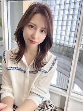 ミリア(MILIA) 小顔20代30代40代レイヤースタイル/大人くびれウルフヘア