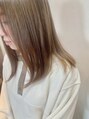 エミー(aimee) 透明感抜群のベージュカラー