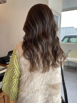 クロ(Chro) 白髪ぼかしハイライト