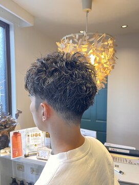 イト リトルヘアガーデン(ito. little hair garden) アップバング×パーマ