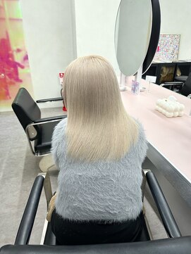 ティント 梅田(Tint) 【Ryota】ホワイトグレージュ《大阪梅田駅》