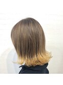裾カラー外はねボブ