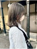 オリーブグレージュ