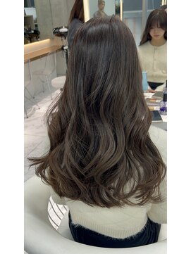 ロンドルピナス 小倉(Lond Lupinus) ミディアムレイヤーカット/似合わせカット/大人ガーリー/20代