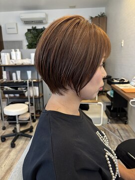 エイティヘア(Eighty hair) ミルクティーベージュ × 丸みショート
