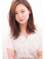 ジェンダーレスに外ハネボブ大人かわいい耳掛けロブ グレージュ