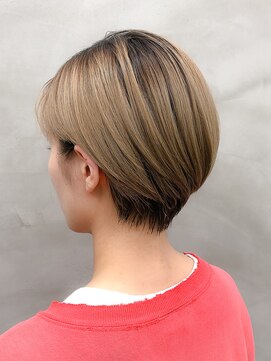 スー 渋谷(suu) くびれショートレイヤーシルキーベージュマッシュショートボブ