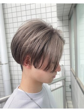 ヌーベルバレ(Nouvelle Vallee) シルバーカラー/ベージュ/ブリーチ/ダブルカラー/ハイライト