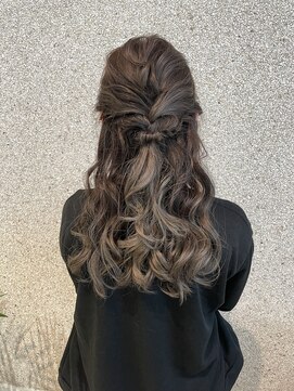 ベルフェミンミエル ハーフアップアレンジ