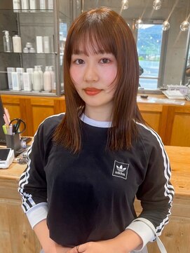 リコ(liko) 顔周りレイヤー×外ハネスタイル