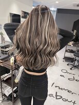 キング 梅田(K!ng)&nbsp;縮毛矯正髪質改善ハイライトレイヤーカット梅田美容室エクステ