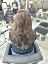 アクション 心斎橋店(ACTION)&nbsp;20代30代レイヤーカット　ブリーチ無しくすみベージュ