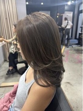 レイドバック(LAID BACK) ハイライト　レイヤーカット