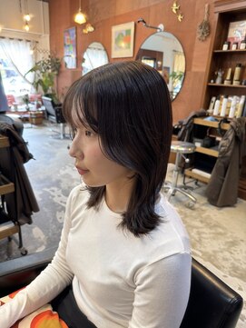 チャプター 問屋町(chapter) ミルクティーブラウンカラーミディアム顔まわりレイヤーカット