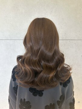 グランアディクト(Gran addict) 艶ベージュ