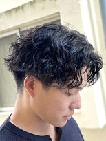 コハク(COHAQ BEAUTY AND RESORT)&nbsp;センターパートシャドウパーマ/波巻きスパイラル/メンズパーマ
