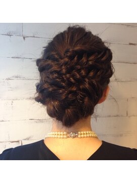 ヴァンクシー バイ ルナ(VANKCY by Luna) 【向ヶ丘遊園 美容室 Neolive plus 】へアアレンジ