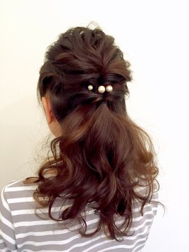 ハンズエミュ(hands emu) シンプルハーフアップ