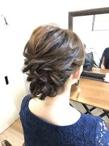 ロカット サロン(Roquat Salon) ふんわりお団子アップアレンジ【ヘアアレンジ 立川/立川南口】
