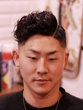 イーストサイドバーバーショップ(EAST SIDE BARBER SHOP) ハードパート・スキンフェード