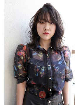 イソラブル(ISOLA-blu) 【暗髪透明感】ダークグレー×ボブ