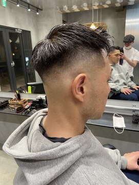 エフエム 明大前(FM) バーバー　ツーブロック/刈り上げ/アップバング/フェード