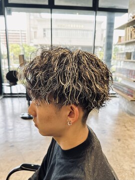 ザデイ カットアンドカルチャーショップ(THE DAY CUT&CULTURE SHOP) ホワイトメッシュ×ツイストスパイラル[メンズカット/メッシュ]