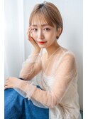 グレージュカラーシルキーべージュ、デザインカラー斜めバング