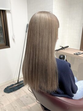 コワファーストナガサキシャンプーボーイ(COIFF1RST NAGASAKI SHAMPOO BOY) 長崎 ミルクティーベージュ