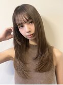 顔まわりが可愛いロングレイヤー