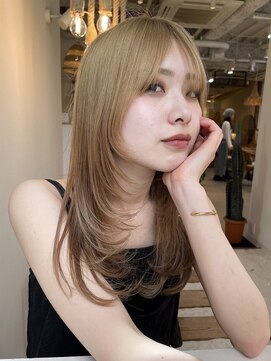 ココテラス(coco terrace) ミルクティーベージュ/レイヤーカット/ダブルカラー/ブリーチ