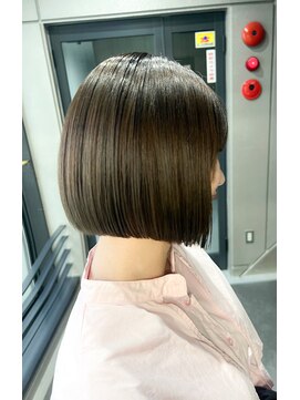 ポール(pole) 札幌ボブ　オリーブベージュぱつっとボブ