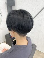 ビーヒアナウ N゜03 金沢駅西店(BE HERE NOW) ハンサムショート×ブルーブラック