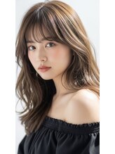 ロイロ(LoiLo) 透明感ベージュで魅せる大人の韓国風ロング