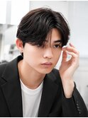 毛流れヘア金髪ナチュラルセンターパートツーブロック